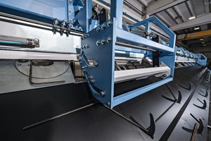  The runout channel is designed for 14 m length, up to three cut bars are picked up and stored in the programmed bending system 