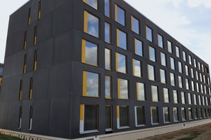  Further current reference examples of BWE are the architectural concrete façade of this student dormitory in Hanover ... 