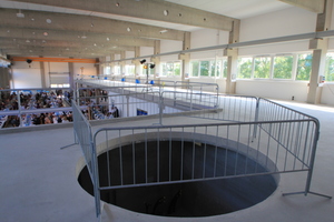  Aussparung in der Galerie des Technikums II: Hier wird ein rund 6 m hoher Speicher mit einem Durchmesser von rund 3 m installiert  
