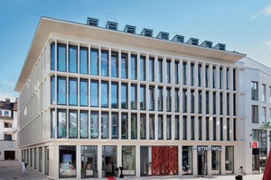  ... and this elaborate white concrete façade of class SB4 for a commercial building in Paderborn, designed of horizontal and vertical beams and columns 