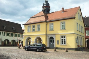  Before the rehabilitation: The town hall square in Mannheim‘s district of Seckenheim had been considered as in need of rehabilitation both in terms of the visual appearance and technical conditions for a long time  