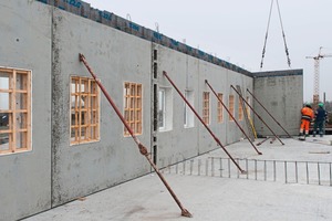  The windows were already integrated in the wall elements at the precast factory  