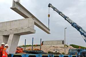  Montage der HIP-Träger für die Fly-overs am Autobahndreieck Joure 