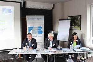  FDB Chairman Dipl.-Ing. Christian Drössler, the Deputy Chairman Dipl.-Ing. Klaus-Peter Krüger, and the Managing Director Dipl.-Ing. Dipl. Wirt.-Ing. Elisabeth Hierlein (from left to right) welcomed the participating members of the annual meeting 2017 