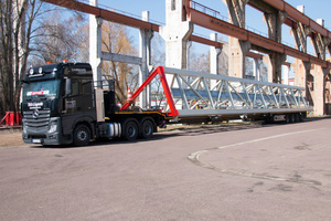  Several heavy goods transports were used for covering the distance of more than 550 km 