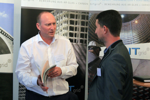  Roy Thyroff, Geschäftsführer von V. Fraas Solutions in Textile und des Tudalit-Verbands, beriet Besucher seines Stands in der begleitenden Ausstellung  