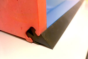  This small rubber seal helps heavily worn formwork tables last for many additional years 