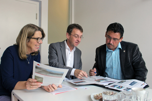  BFT editor Silvio Schade in an interview with Axel Schneider, CEO of Cathay Industries, and Isabell Reinecke, Presigno Unternehmens-kommunikation (from right to left) 