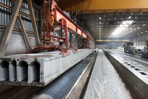  View into the production of precast prestressed concrete floor slabs at the Elbe factory in Vockerode 