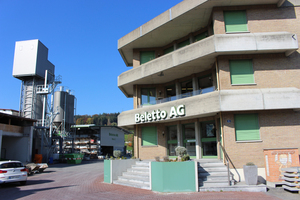  Blick auf das Verwaltungsgebäude der Beletto AG im Schweizerischen Mauren/TG (vorn rechts); hinten links die neue Teka Mischanlage 