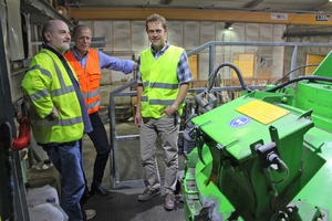  Guido Egler, Teka (left), Paolo Vieceli, Eltecna (middle) and Christoph Bielser, Beletto, inspect the new mixing plant 