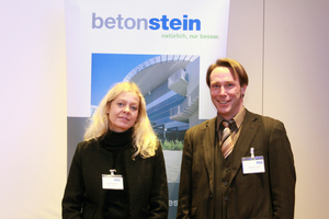  Christina Ulrich (links), Assistentin der ­Geschäftsführung, Dipl.-Ing. (FH) ­Michael Fuchs, Fachreferent  