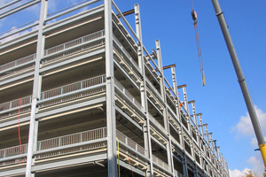  The project comprises a steel structure with thirteen split parking levels and concrete floors built from prefabricated TT slabs  