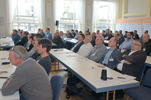  Knapp hundert Vertreterinnen und Vertreter von Betonsteinherstellern, aus Zulieferindustrie, von Verbänden und Medien besuchten die diesjährige SLG-Werkleitertagung in Wiesbaden  