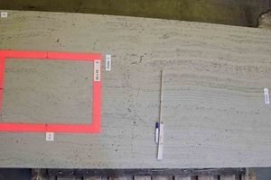  Various surfaces and faces for the stone system are selected on the cast concrete slab measuring 2.0 m x 1,0 m 