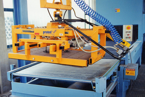  The ATZ-P forklift grabs can simultaneously destack one to two unstable interlocking block layers 