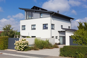  <div class="bildtext">Besonders im Bereich schlüsselfertiger Häuser stellt die Zitzmann Baustoffe-Betonwerk GmbH seit Jahrzehnten ihr Allround-Können im Bausektor unter Beweis </div> 