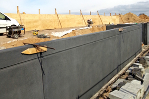  Anthracite colored flood protection wall in Heiligenhafen 