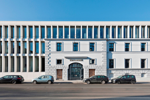  Als optische Klammer zwischen altem und neuem Gebäudeteil dient eine tragende Fassade aus Dyckerhoff Weiss  