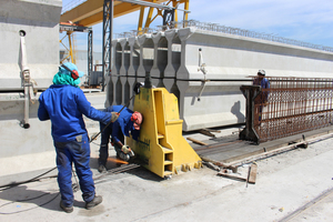  One of the company‘s strengths is due to the well-balanced mix of modern plant equipment and manual manufacturing, as shown here the preparation of reinforcement elements 