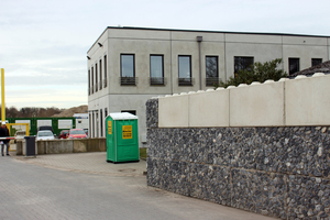  The Büscher Block with various surfaces in front of the backdrop of the office building, it is one of numerous concrete products of the product range 