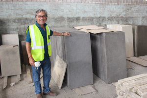  Managing director Andrew Cyprianos proudly presents large terrace slabs of up to 1 m in length, which are currently in high demand 