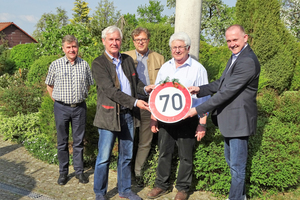  Sie gratulierten Richard Bayer (2. v. r.) zum 70. Geburtstag: Rainer Strauß, Martin Möllmann, Dr. Ulrich Lotz und Ulrich Nolting (v. l. n. r.) 