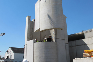  Fig. 11 Installation of the fourth precast component on the second tier of the mockup tower 