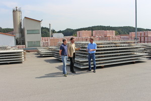  <div class="bildtext_en">Managing Director Thomas Wöhrl showed BFT editor Silvio Schade and Teka sales engineer Patrick Russ (left to right) around the factory</div> 