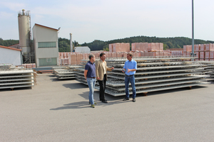  Managing Director Thomas Wöhrl showed BFT editor Silvio Schade and Teka sales engineer Patrick Russ (left to right) around the factory 