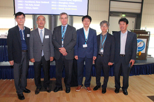  David R. Smith, Technischer Direktor des Institutes für Verbundsteinpflaster (ICPI - Interlocking Concrete Pavement Institute) und SEPT CEO mit einer Delegation aus Seoul, die für die Organization der ICCBP 2018 Konferenz in Südkoreas Hauptstadt verantwortlich ist  