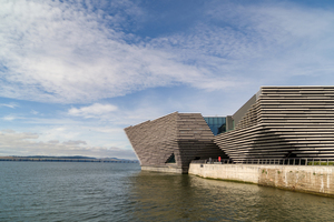  The silhouette of the museum building is reminiscent of a ship  