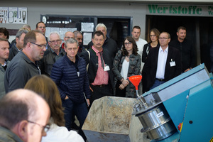  Two practical demonstrations – production of a wet-cast mold and manufacture of a block – held in the workshop of FSS complemented the program  