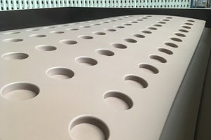  Die Oberflächen der Modelle werden im Anschluss der CNC Bearbeitung geschlichtet; für eine glatte und geschlossene Oberfläche erhalten die Modelle eine mikrofeine Beschichtung 