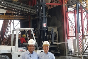  Convinced of the efficiency of the twin-shaft batch mixer: Managing Director, Soerya Widjaja, and Manager, Rowell Sahata, of Calvary Abadi 