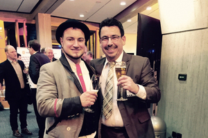  At the „Fairbinden“ evening event during the Ulm BetonTage congress, Ralf Keßler (left) met BFT Editor-in-Chief Silvio Schade to provide interesting insights into his journeyman’s travel experience 