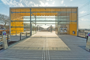  The stations of a Dutch subway line have been provided with colored portals made of fair-faced concrete  