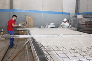  Manufacture of an architectural concrete wall element using white cement 