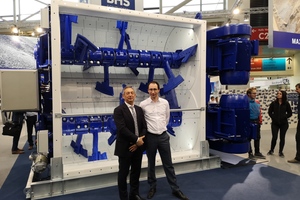  José Antonio Chaure, general manager of Alquezar (left), and Dennis Kemmann, general manager of BHS-Sonthofen, at the bauma trade fair 