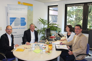  Anfang Juli besuchte BFT-Chefredakteur Silvio Schade in der FDB-Geschäftsstelle die Geschäftsführerin Elisabeth Hierlein, den Vorsitzenden Christian Drössler und den Technischen Geschäftsführer Mathias Tillmann (von rechts) 