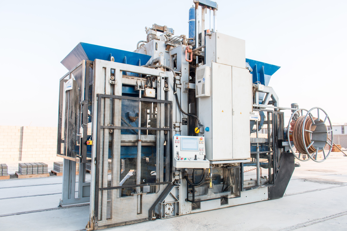 Multimaster Steinfertiger nach gypten geliefert - Betonwerk  Fertigteil-Technik