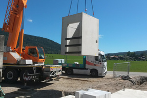  Die Just-in-time-Lieferung der Betonfertigteile macht zusätzlichen Lagerplatz auf der Baustelle überflüssig 