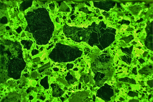  Fig. 5: Small expansion space in the aggregate particle (black) compared to the cement paste (green) 