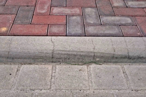  Fig. 7b: Cracks in curbstones (2) 