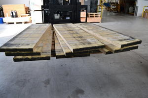  <div class="bildtext_en">The picture shows the three boards sawed open (Alkern)</div> 