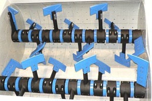  1a: Twin shaft mixer – inside view 