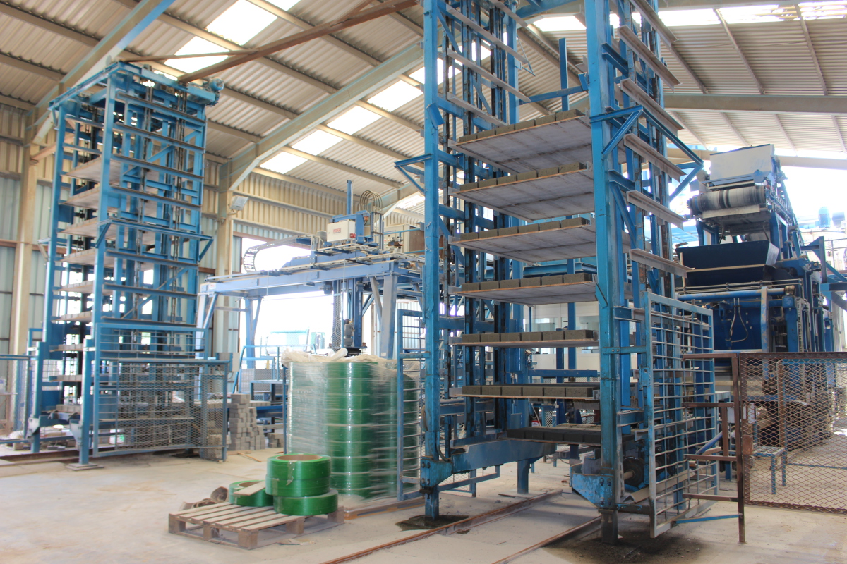 HP 800 concrete block machines for the United Arab Emirates - Concrete