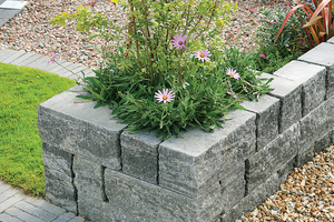 Fig. 15: Split masonry blocks without finished edges 