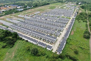  <div class="bildtext_en">The San Jose del Monte Residential Project with around 3,000 row houses and 50, 000 click connectors was built in Taytah near the Philippine capital of Manila</div> 