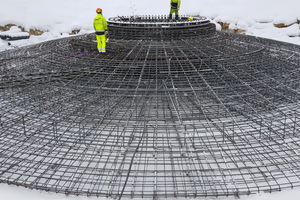  An einem regulären Tag produziert die Mischanlage Faserbeton für zwei Windmühlenfundamente. 